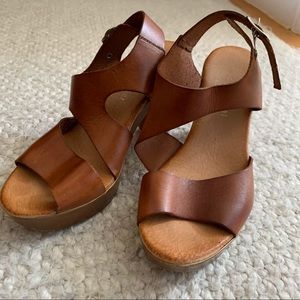 Eric Michael Sandals